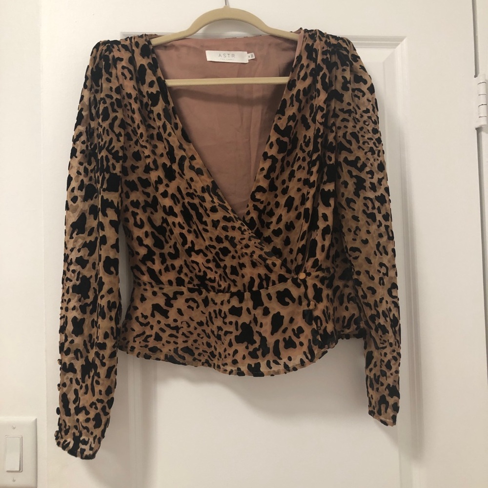 Astr The Label- Iris Leopard Print Top - image 4